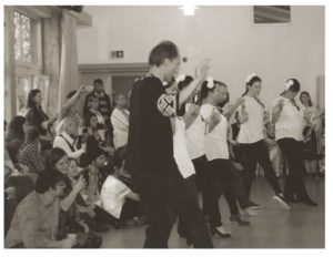Tanzveranstaltung "Hand in Hand durch Musik und Tanz" @ Jena Kubus